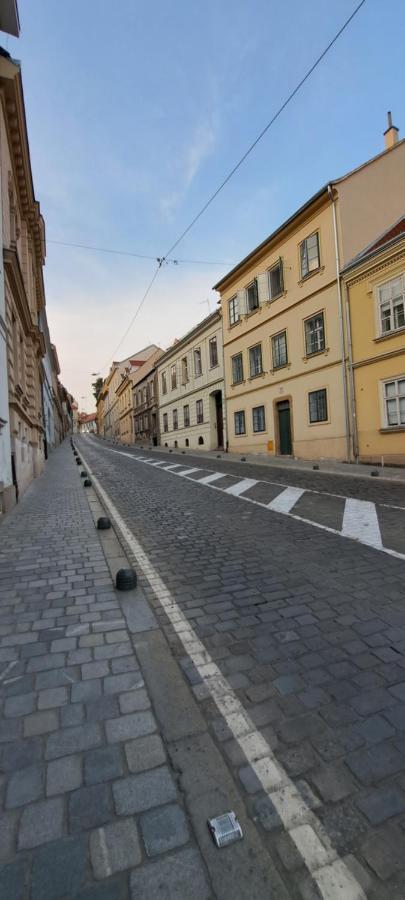 Endless Chanson Zagreb Exterior foto